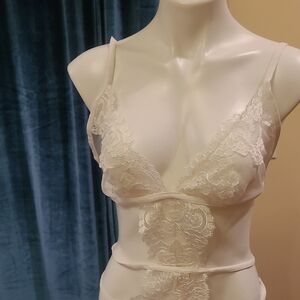Victoria's Secret Cream Lace Bralette